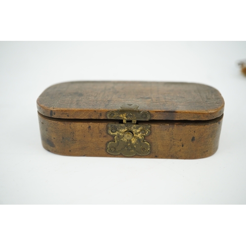 1454 - A cased set of late 17th century gold scales labelled for 'James Tallman, At the Sign of the Porridg... 