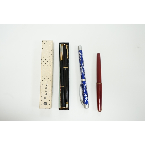 1456 - A group of assorted fountain pens; Sheaffer, Waterman, Parker, Long Life and Hoover. Condition - fai... 