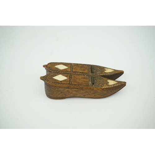 1464 - An early 19th century bone inset carved wood 'pair of shoes' snuff box with damaged sprung lid, 9.5c... 