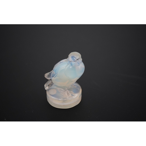 1466 - An R. Lalique opalescent glass bird paperweight and a Sabino turtle, Lalique bird high 7cm. Conditio... 