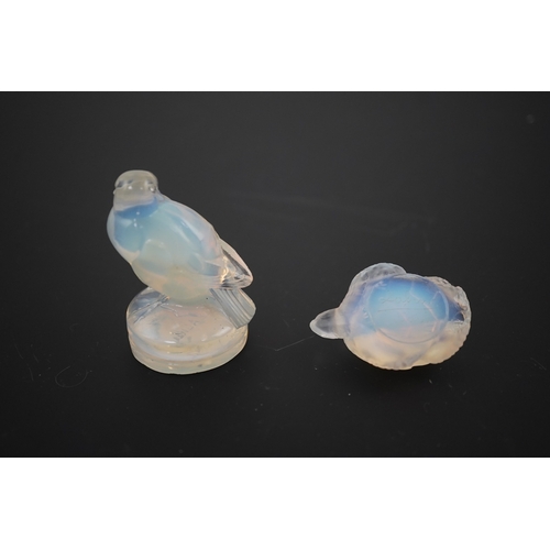 1466 - An R. Lalique opalescent glass bird paperweight and a Sabino turtle, Lalique bird high 7cm. Conditio... 