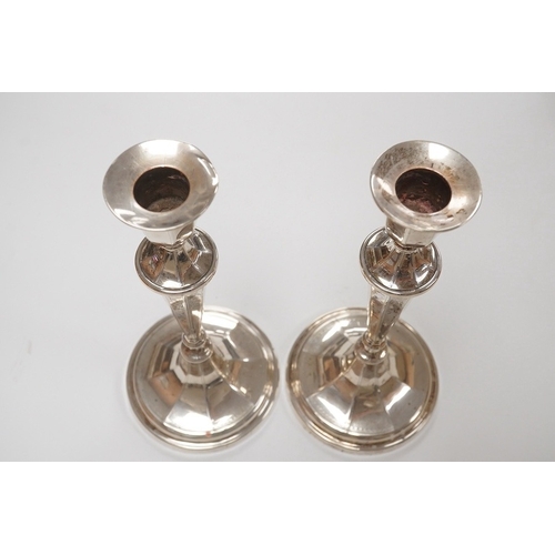 1831 - A pair of Edwardian silver candlesticks, by Fordham & Faulkner, Sheffield, 1905, 20.4cm, weighted. C... 