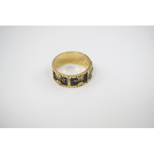 118 - An early Victorian 18ct gold and black enamel initial mourning band, with glazed panel, the interior... 