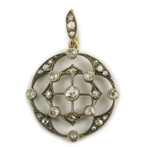 170 - A cased Belle Epoque gold, rose and round cut diamond cluster set open work pendant/brooch, with sep... 