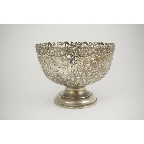 40 - A large Edwardian pierced silver circular bowl, by James Deakin & Sons Ltd, of foliate design, with ... 