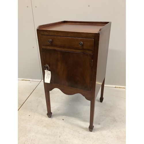 1006 - A pair of Edwardian mahogany bedside cabinets, width 41cm, depth 41cm, height 78cm. Condition - poor... 