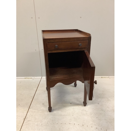 1006 - A pair of Edwardian mahogany bedside cabinets, width 41cm, depth 41cm, height 78cm. Condition - poor... 