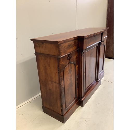 1171 - A William IV mahogany breakfront sideboard, width 137cm, depth 42cm, height 92cm. Condition - good.... 