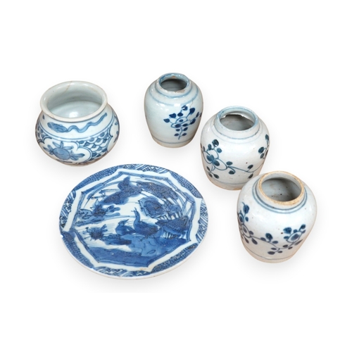 1405 - Three Chinese blue and white jars and a dish centre, late Ming dynasty, largest 13cm in diameter. Co... 