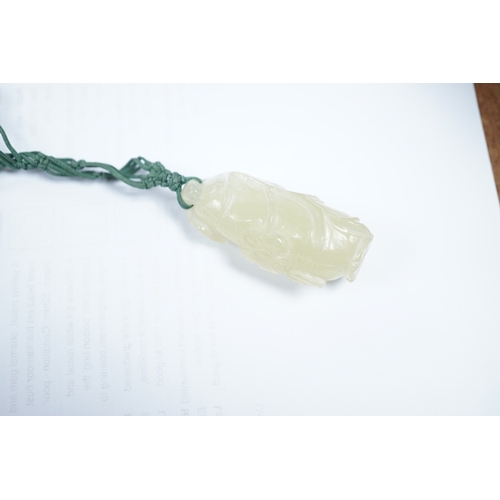 1416 - A Chinese bowenite jade pendant and bead necklace. Condition - fair to good