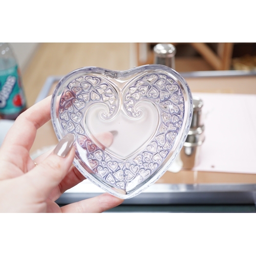 1433 - Two modern Lalique glass pin dishes in the form of hearts, largest 11cm wide. Condition - good... 