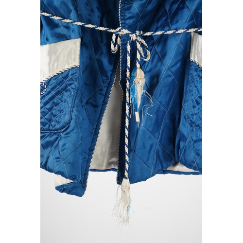 1515 - A mid 20th century Royal blue satin gentlemans smoking jacket and matching dressing gown with Chine... 