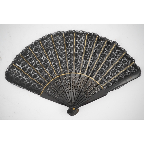 1539 - Three novelty fans with a mixed Brussels lace fan and black lace fan, a small language of love in fl... 