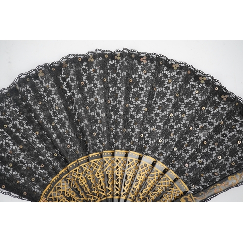 1539 - Three novelty fans with a mixed Brussels lace fan and black lace fan, a small language of love in fl... 