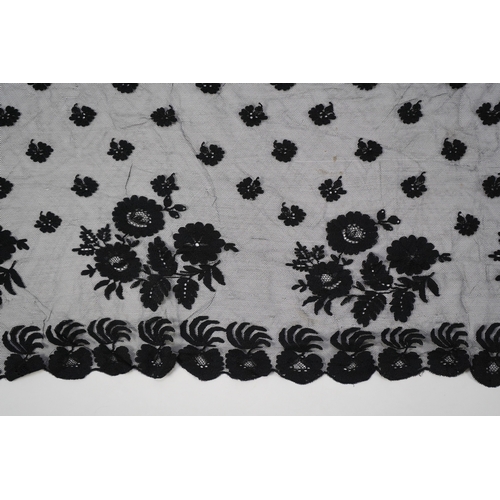 1541 - A collection of mixed machine lace: a black lace stole, two black veils, a sample of Japanese brocad... 