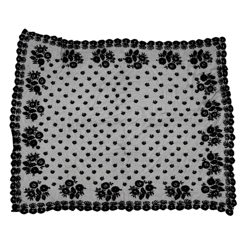 1541 - A collection of mixed machine lace: a black lace stole, two black veils, a sample of Japanese brocad... 