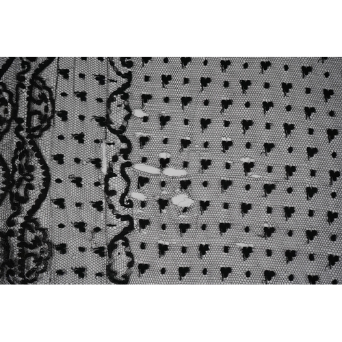 1541 - A collection of mixed machine lace: a black lace stole, two black veils, a sample of Japanese brocad... 