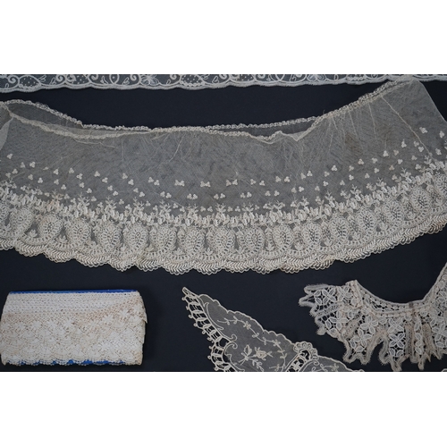 1542 - A variety of 19th and 20th century cream lace, being mixed hand and machine collars, lappets, trimmi... 