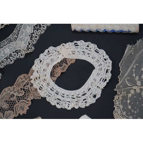 1542 - A variety of 19th and 20th century cream lace, being mixed hand and machine collars, lappets, trimmi... 