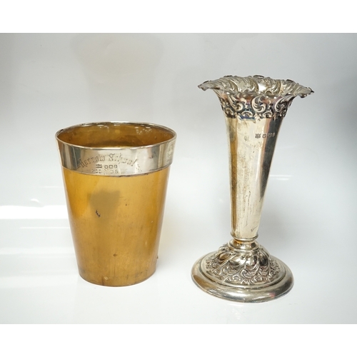 1842 - A late Victorian silver mounted horn beaker, Mappin & Webb, Sheffield, 1896, 10.6cm, a.f. a similar ... 