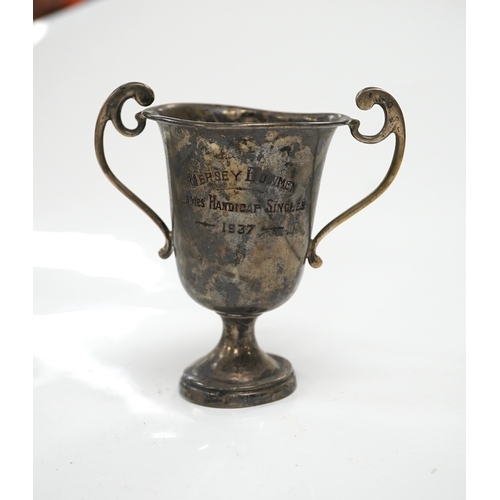 1874 - A William IV silver christening mug, London 1834, 10cm, a George III silver cream jug, London, 1799 ... 