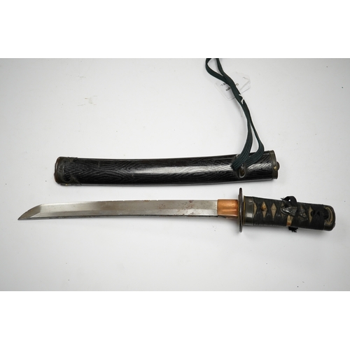 270 - A Japanese tanto dagger, blade 26.8cm, unsigned, suriage, copper tsuba, tape bound tsuka, shakudo fu... 