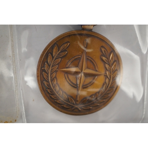 290 - Thirteen United Nations (UN) and NATO medals, eleven UN examples with  in the service of peace to ... 