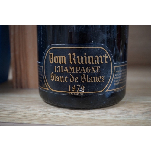 436 - A bottle of 1979 Dom Ruinart blanc de blancs champagne. Condition - fair, storage history unknown... 