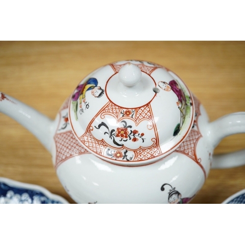 451 - An 18th century Worcester Chinese style teapot, and a similar pine cone pattern strainer and plate (... 