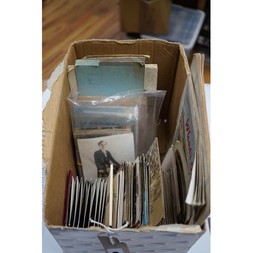 599 - A quantity of loose early 20th century topographical postcards and ephemera. Condition - variable... 