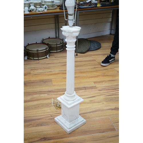 624 - A large white marble Corinthian column table lamp, 80cm high. Condition - small section broken and t... 