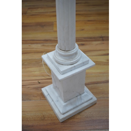 624 - A large white marble Corinthian column table lamp, 80cm high. Condition - small section broken and t... 