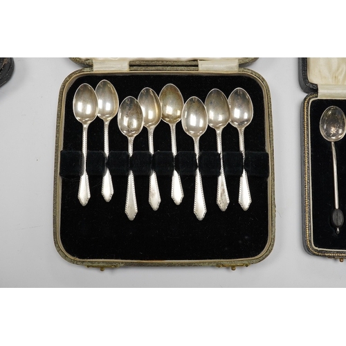 825 - A cased set of twelve late Victorian silver coffee spoons, by Goldsmiths & Silversmiths Co Ltd, Lond... 