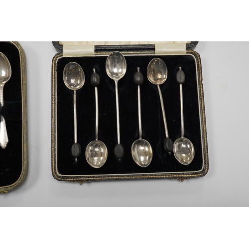 825 - A cased set of twelve late Victorian silver coffee spoons, by Goldsmiths & Silversmiths Co Ltd, Lond... 