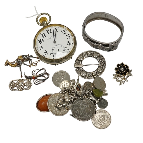 924 - Assorted jewellery etc. including a silver bangle, a white metal Celtic style brooch and a Weir & So... 