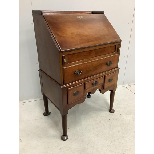 1048 - A small early 20th century George III style mahogany bureau, width 63cm, depth 42cm, height 102cm. C... 