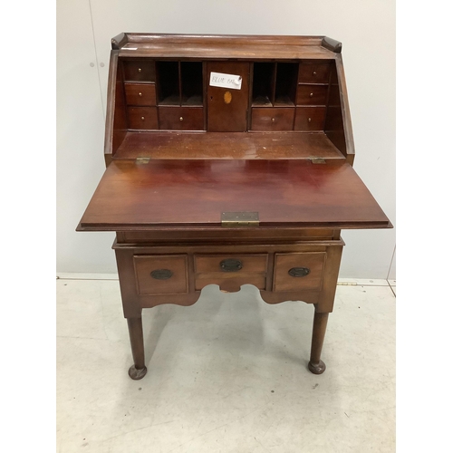 1048 - A small early 20th century George III style mahogany bureau, width 63cm, depth 42cm, height 102cm. C... 