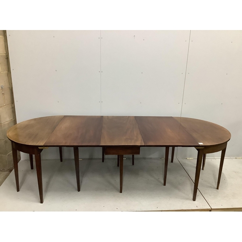 1055 - A George III mahogany D-end extending dining table, width 152cm, depth 105cm, height 71cm. Condition... 