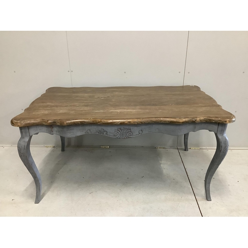 1062 - A French Provincial style part painted dining table, width 158cm, depth 94cm, height 76cm. Condition... 