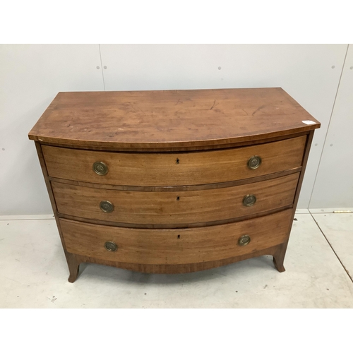 1065 - A Regency mahogany bow fronted chest of three drawers, width 109cm, depth 58cm, height 81cm. Conditi... 