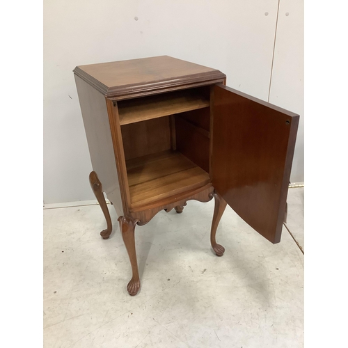 1073 - A Queen Anne Revival walnut bedside cabinet and wine table, width 42cm, depth 40cm, height  77cm, to... 