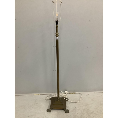 1083 - An Edwardian Corinthian column brass telescopic standard lamp. Condition - fair