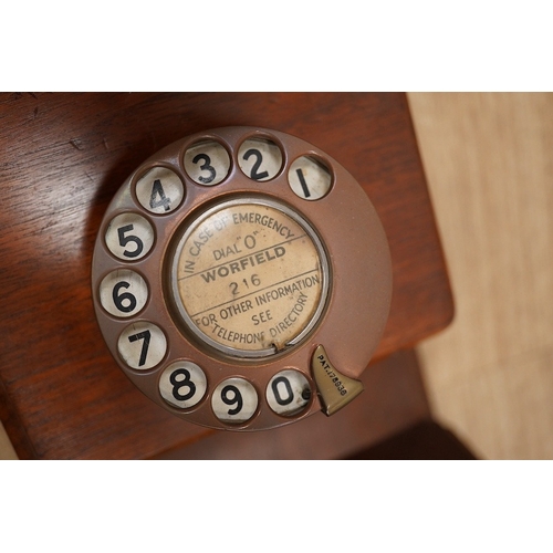 1251 - A 1920s mahogany wall mounted GPO Model 121 telephone, Patent no.178938. Condition - good.