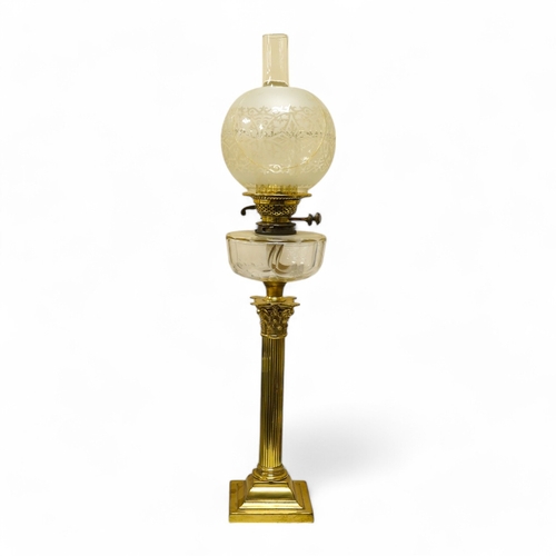 1416 - An Edwardian brass Corinthian columned oil lamp, 77cm high including funnel and shade. Condition - c... 