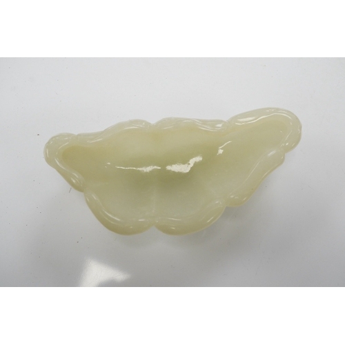 1435 - A Chinese jade lotus shaped brush washer, 13cm wide. Condition - good