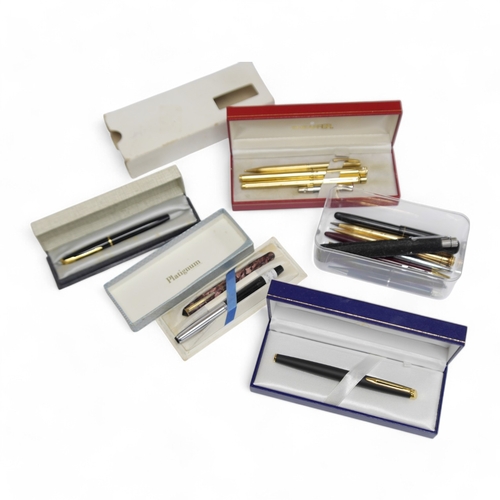 1446 - A collection of pens and propelling pencils, including Montblanc, Waterman, Sheaffer, Parker etc. Co... 