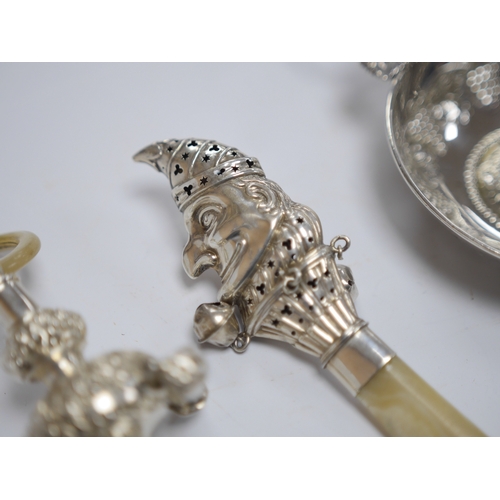 1829 - A George V silver and mother of pearl child's rattle, by Crisford & Norris, Birmingham, 1911, 15.2cm... 