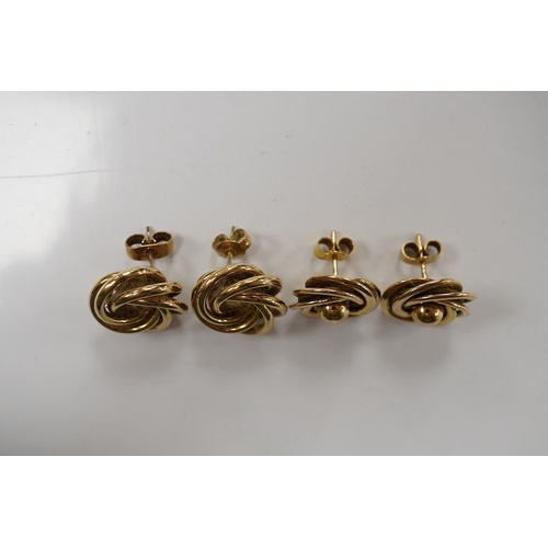 1901 - Two pairs of 9ct gold stud earrings, each of knot design, each pair 1.5cm diameter, post fittings, B... 