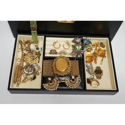 1907 - A jewellery box containing a quantity of mixed costume and other jewellery, including two yellow met... 