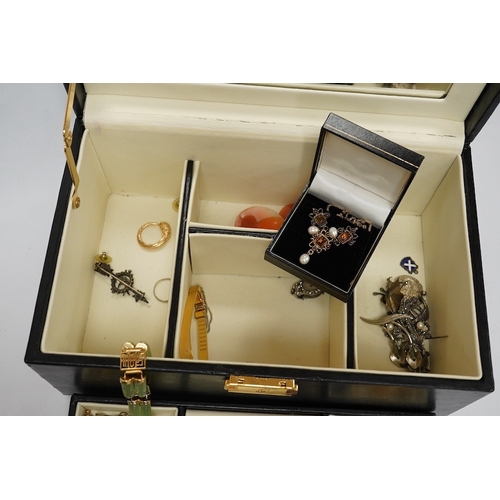 1907 - A jewellery box containing a quantity of mixed costume and other jewellery, including two yellow met... 